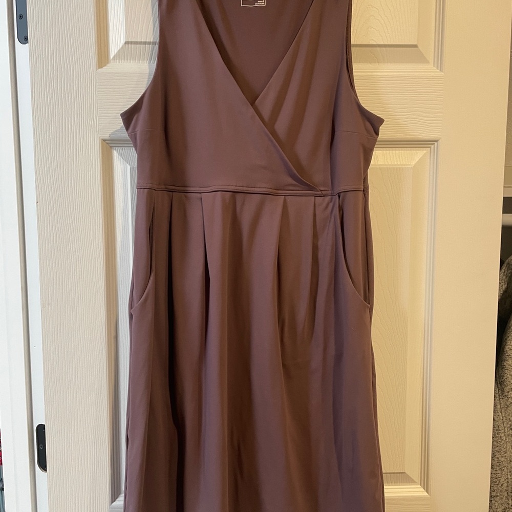 Eddie Bauer womens sleeveless athletic dress, size L.